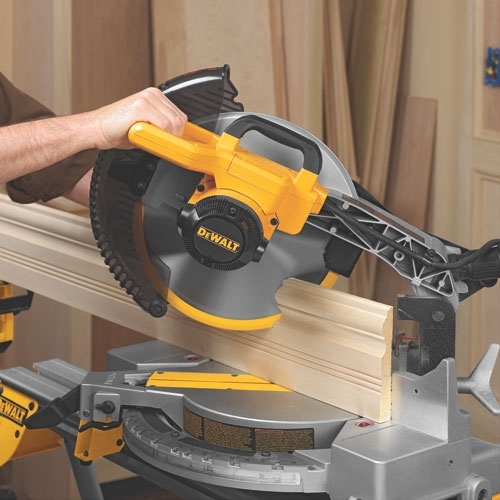 Reklame Il Forudsige DeWalt DW715 Heavy-Duty Single Bevel Compound Miter Saw 12" |  FisherTools.com